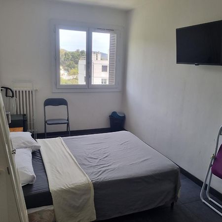 New Cheap Private Room, Kitchen , Overwieuw Sea,Tram On Spot, 12 Minutes From Nice Train Station With Tram , Beach In 17 Min Tram , Chambre Privee Pas Cher, Cuisine Equipee , Tram Sur Place, Apercu Mer, 12 Min De La Gare De Nice Avec Le Tram, 17 Min エクステリア 写真