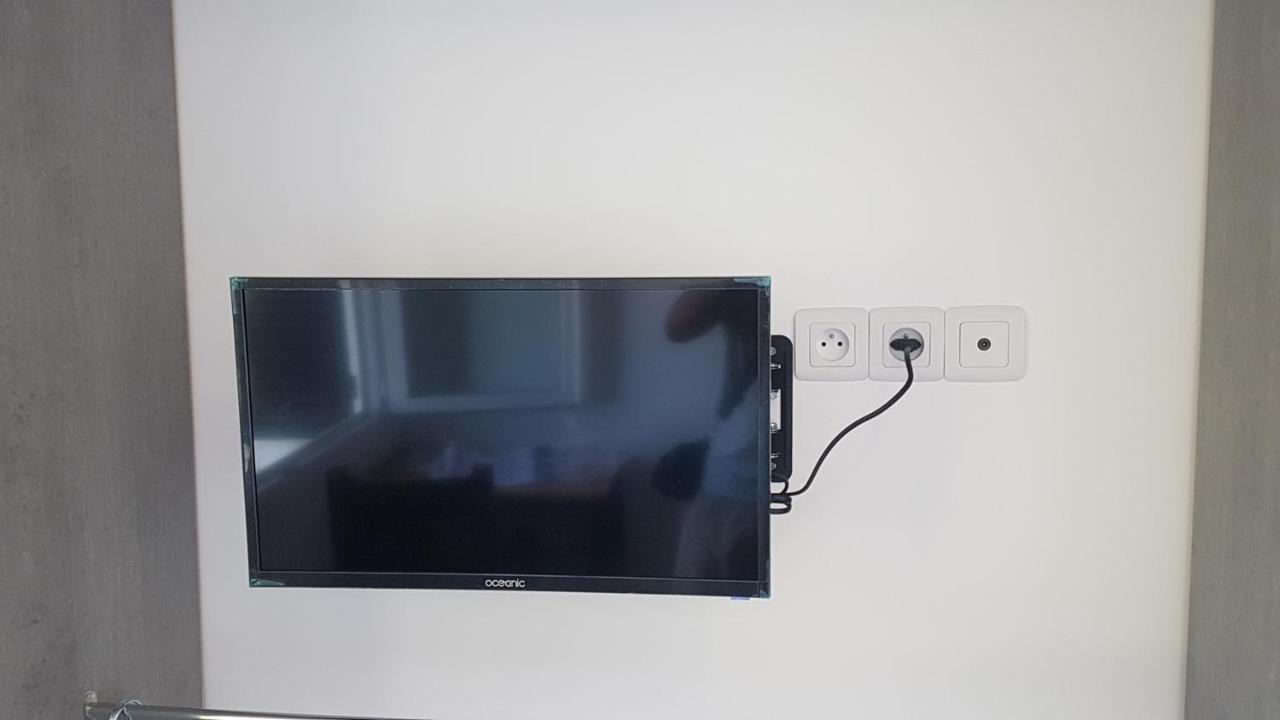 New Cheap Private Room, Kitchen , Overwieuw Sea,Tram On Spot, 12 Minutes From Nice Train Station With Tram , Beach In 17 Min Tram , Chambre Privee Pas Cher, Cuisine Equipee , Tram Sur Place, Apercu Mer, 12 Min De La Gare De Nice Avec Le Tram, 17 Min エクステリア 写真