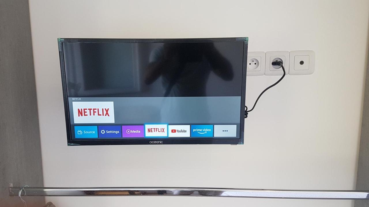 New Cheap Private Room, Kitchen , Overwieuw Sea,Tram On Spot, 12 Minutes From Nice Train Station With Tram , Beach In 17 Min Tram , Chambre Privee Pas Cher, Cuisine Equipee , Tram Sur Place, Apercu Mer, 12 Min De La Gare De Nice Avec Le Tram, 17 Min エクステリア 写真
