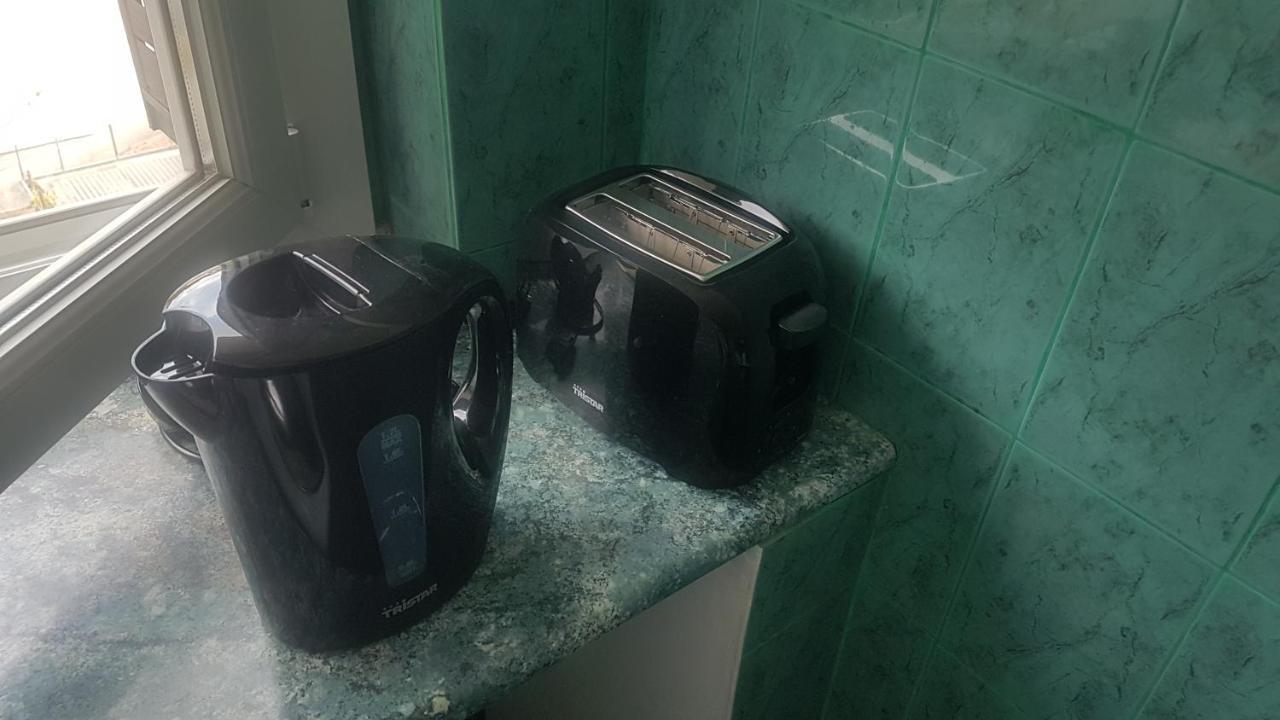 New Cheap Private Room, Kitchen , Overwieuw Sea,Tram On Spot, 12 Minutes From Nice Train Station With Tram , Beach In 17 Min Tram , Chambre Privee Pas Cher, Cuisine Equipee , Tram Sur Place, Apercu Mer, 12 Min De La Gare De Nice Avec Le Tram, 17 Min エクステリア 写真