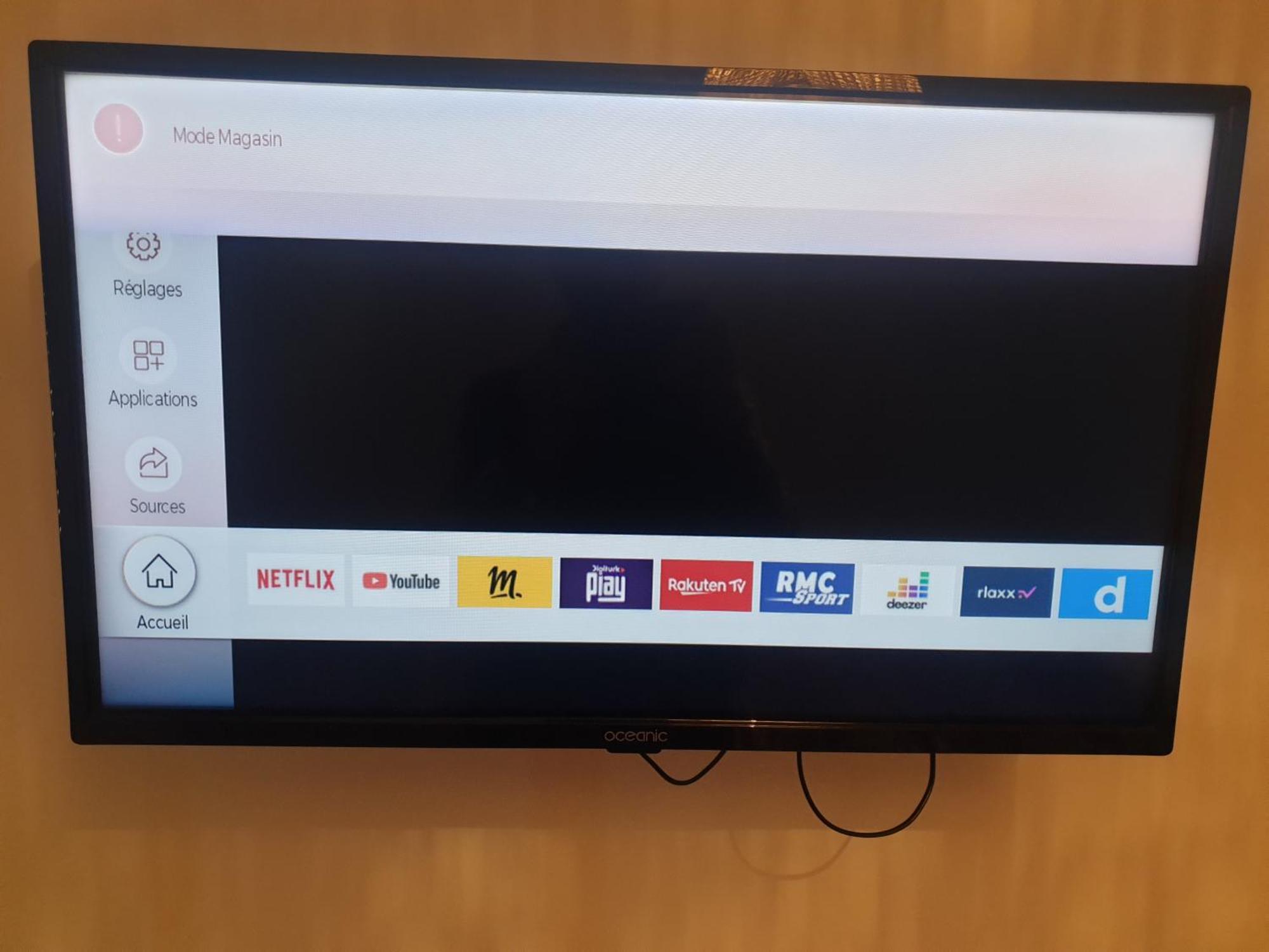New Cheap Private Room, Kitchen , Overwieuw Sea,Tram On Spot, 12 Minutes From Nice Train Station With Tram , Beach In 17 Min Tram , Chambre Privee Pas Cher, Cuisine Equipee , Tram Sur Place, Apercu Mer, 12 Min De La Gare De Nice Avec Le Tram, 17 Min 部屋 写真